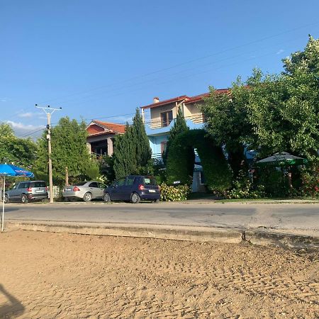 Vila Deni Tushemisht Exteriér fotografie