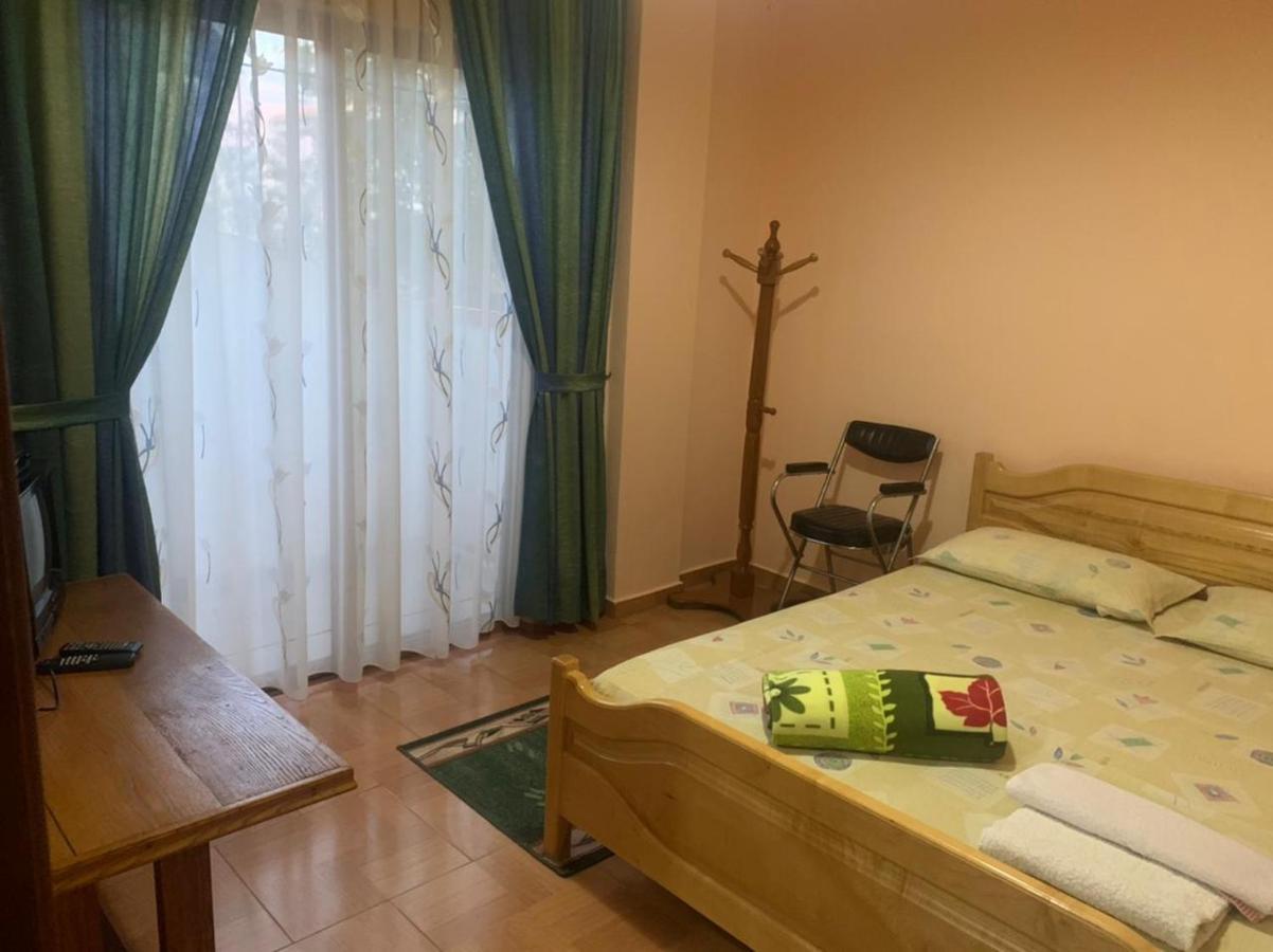 Vila Deni Tushemisht Exteriér fotografie