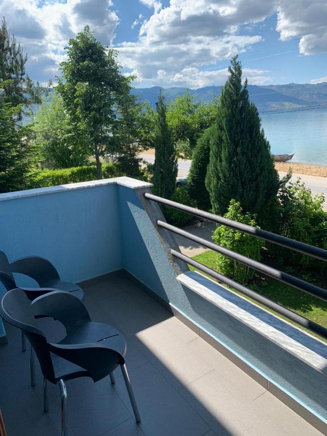 Vila Deni Tushemisht Exteriér fotografie