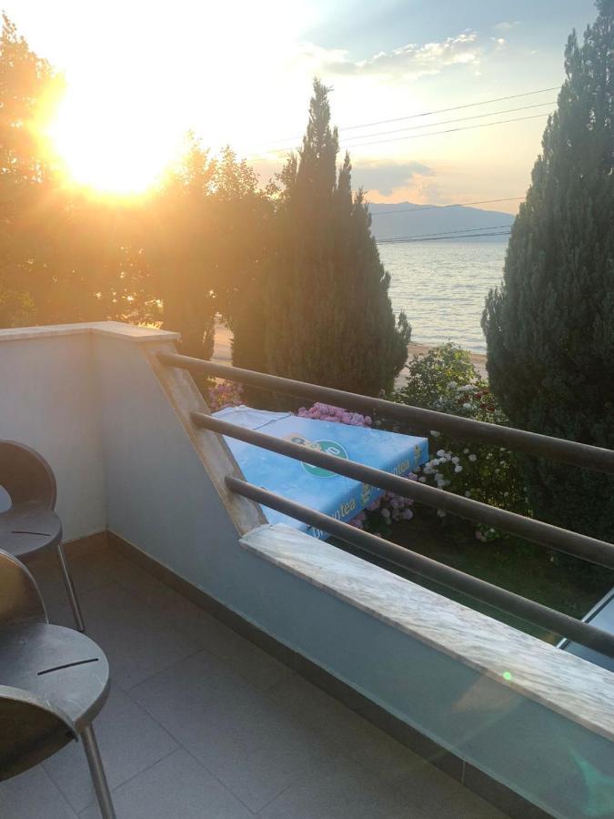 Vila Deni Tushemisht Exteriér fotografie
