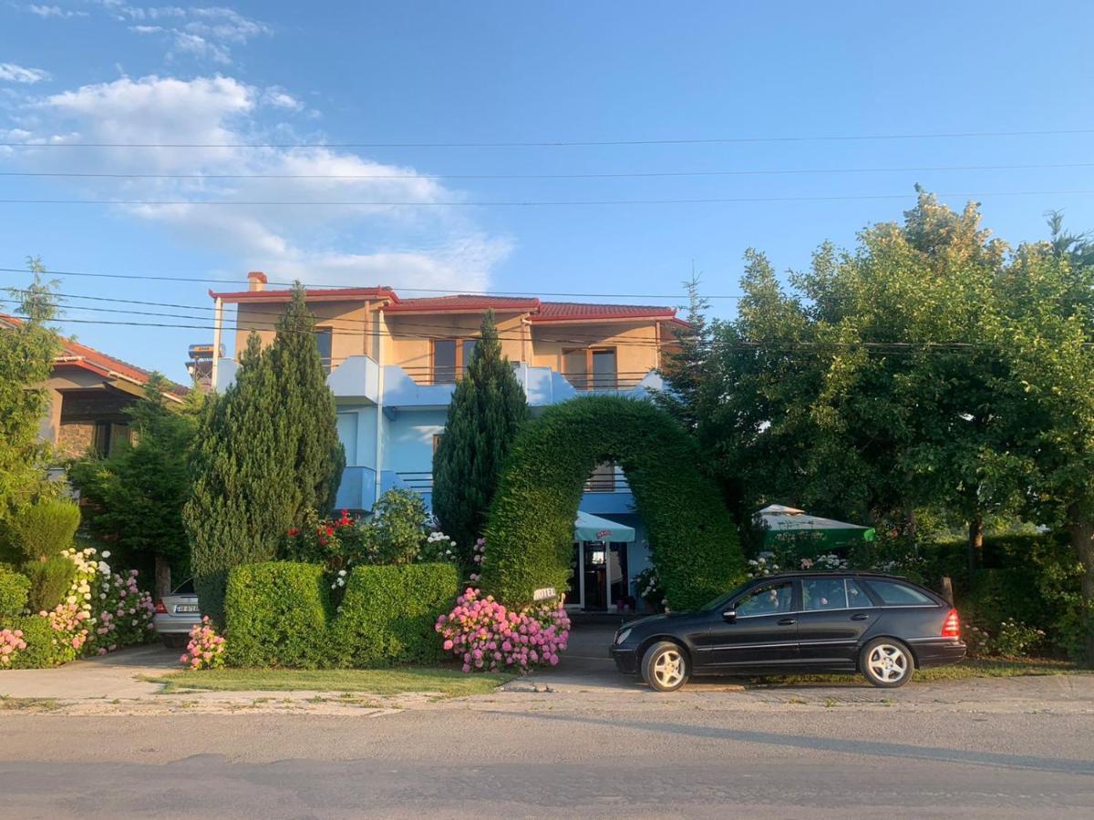 Vila Deni Tushemisht Exteriér fotografie