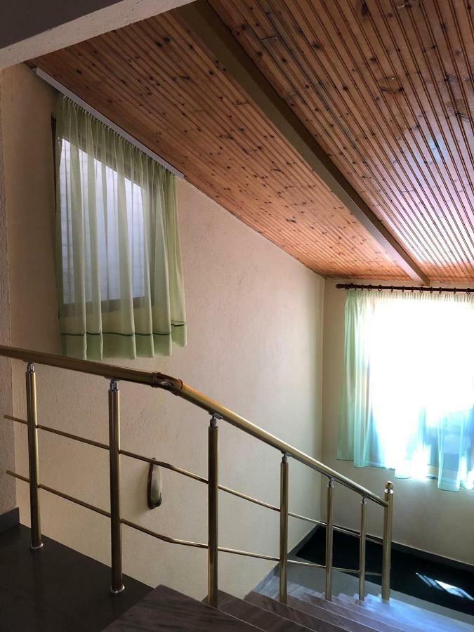 Vila Deni Tushemisht Exteriér fotografie